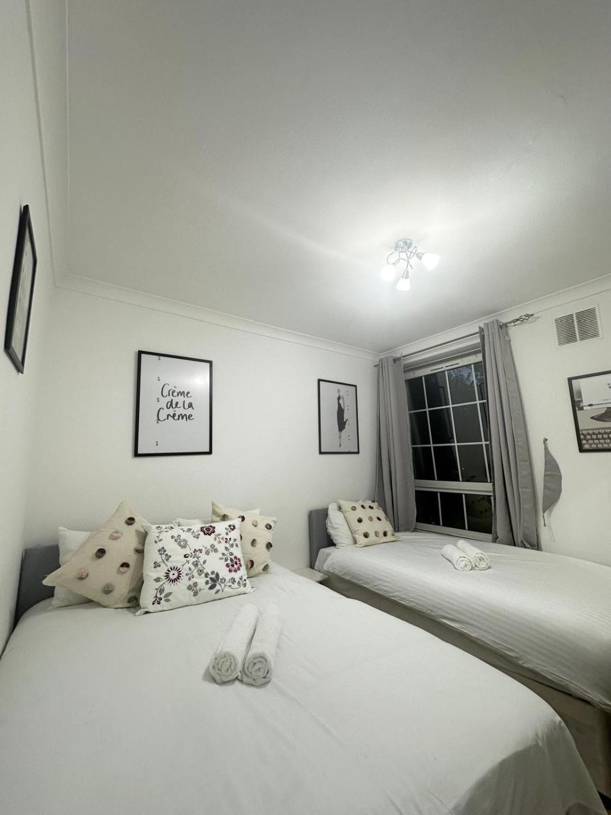 Budget Grey House London Ngoại thất bức ảnh