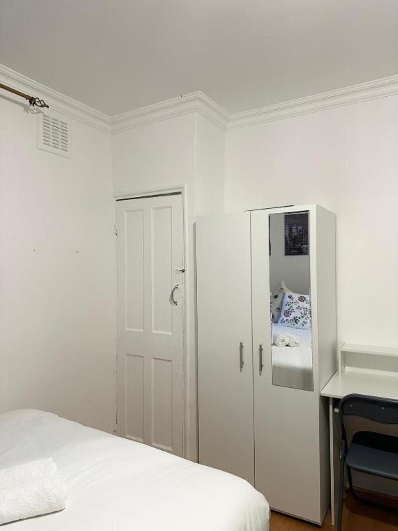 Budget Grey House London Ngoại thất bức ảnh