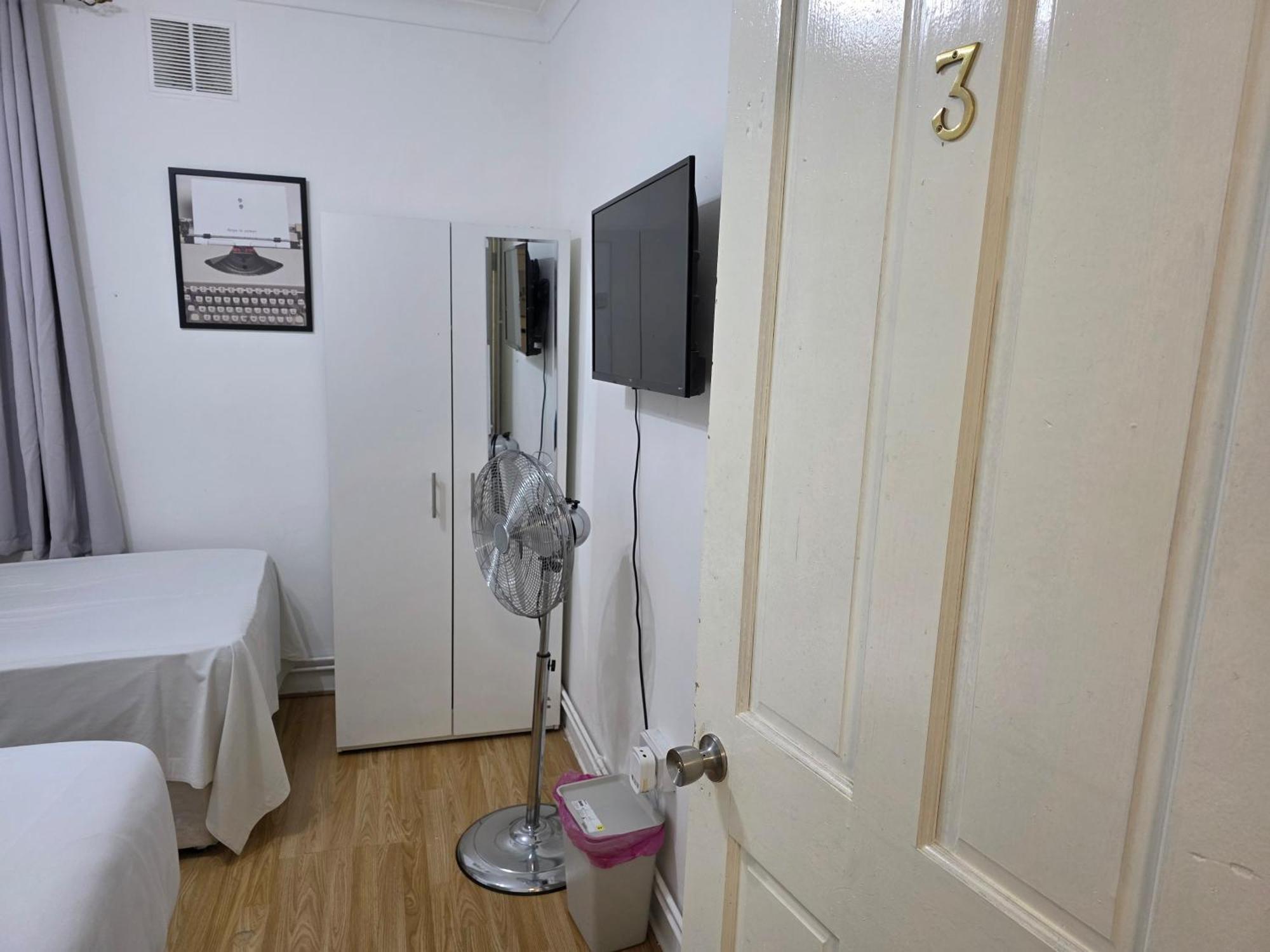 Budget Grey House London Ngoại thất bức ảnh